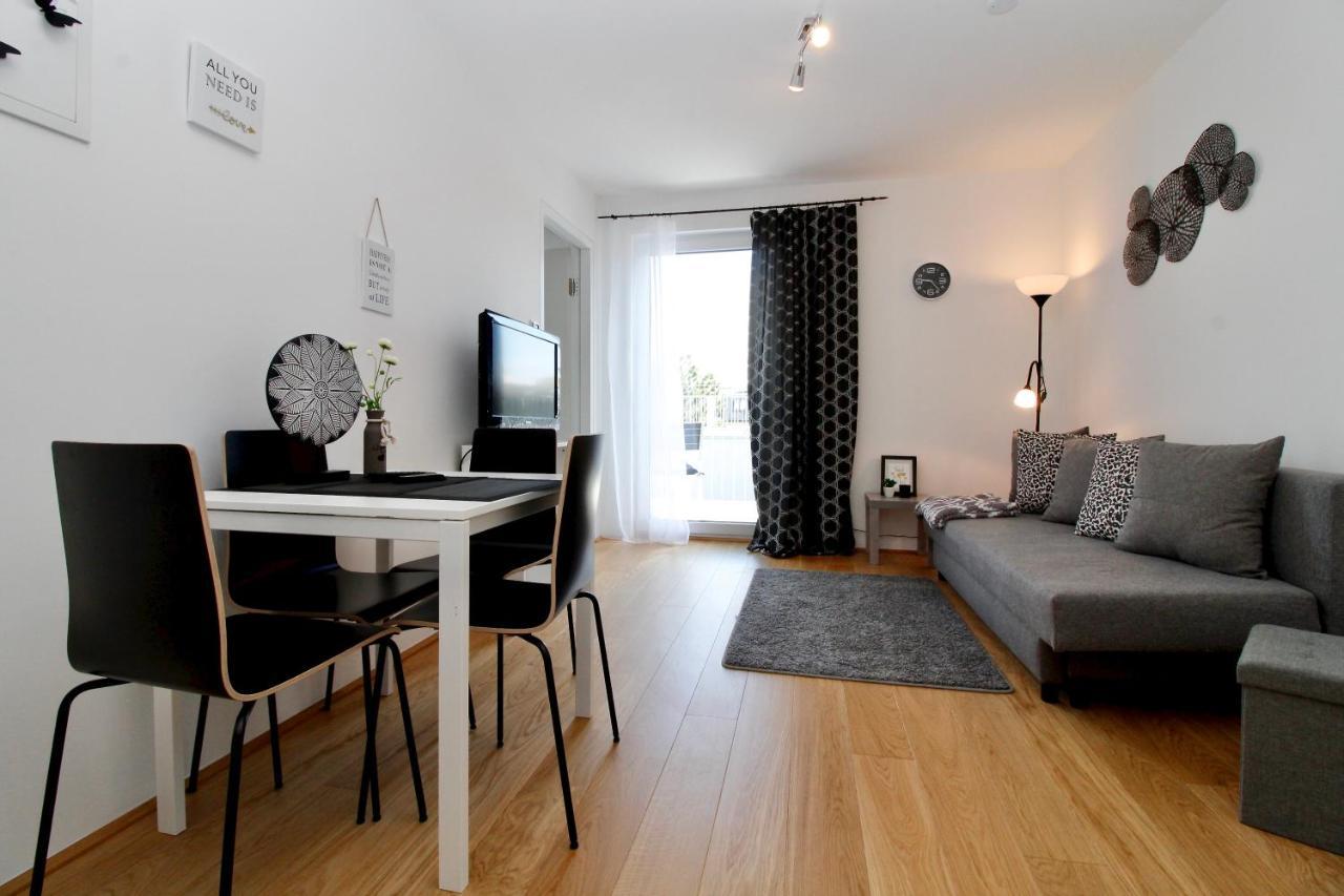 Modern Balcony Apartment With Pool Close To Lake In "Donaustadt" เวียนนา ภายนอก รูปภาพ