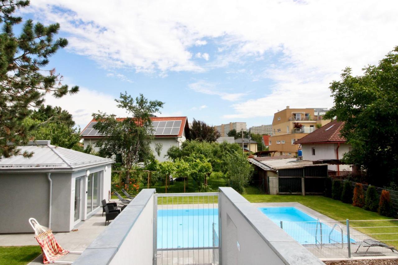 Modern Balcony Apartment With Pool Close To Lake In "Donaustadt" เวียนนา ภายนอก รูปภาพ