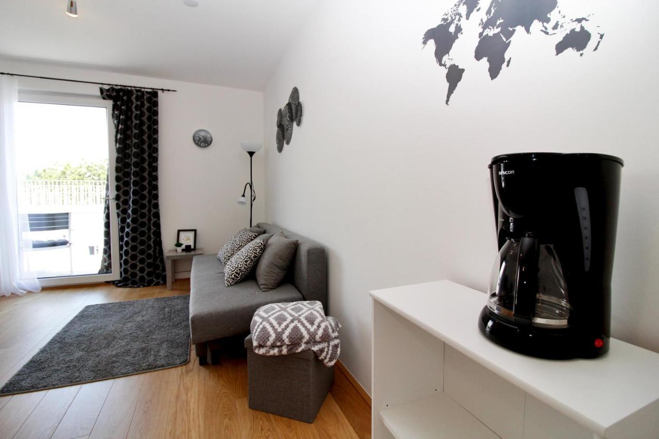 Modern Balcony Apartment With Pool Close To Lake In "Donaustadt" เวียนนา ภายนอก รูปภาพ